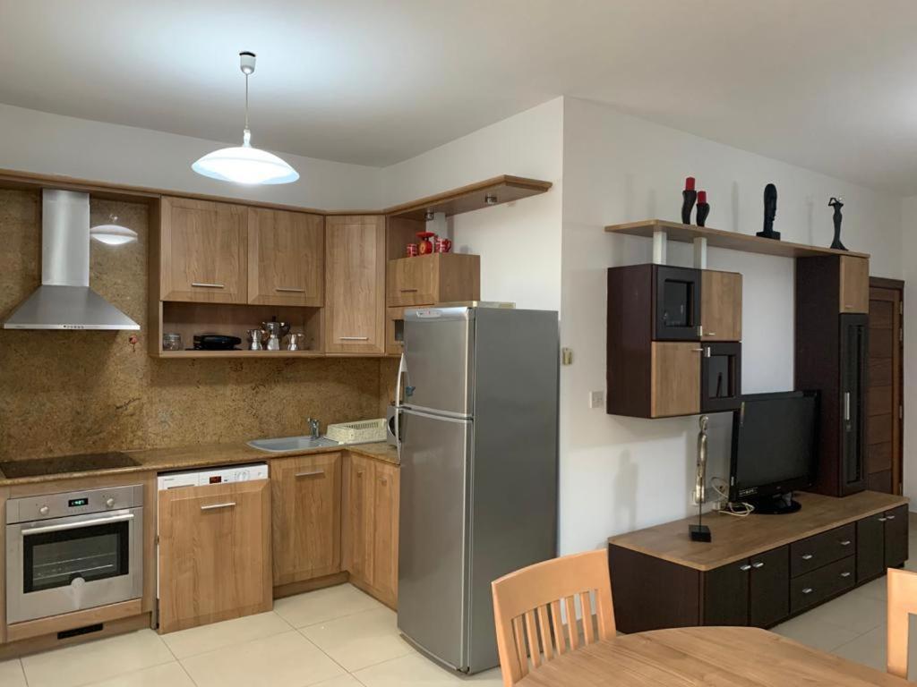 Protea Court Apartments, St Julians San Ġiljan Buitenkant foto